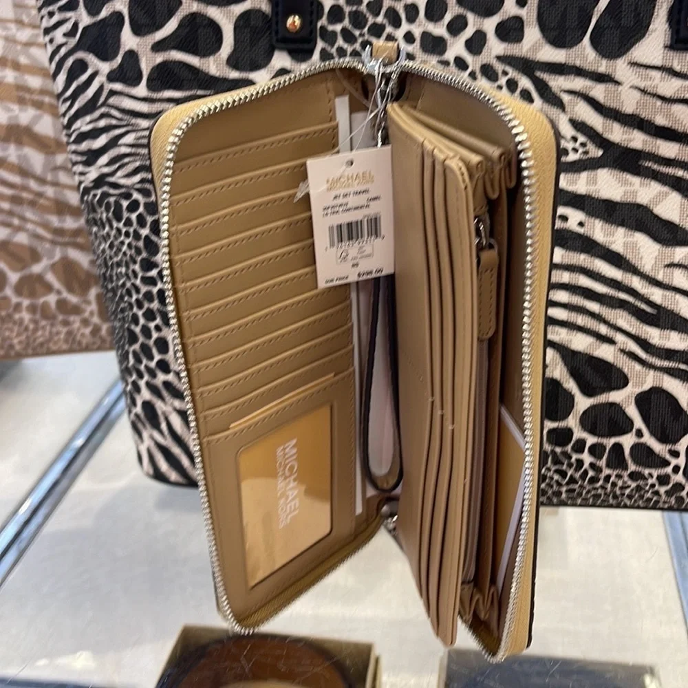 Michael Kors Large Jet Set Travel Continental Wristlet Phone Holder Case Wallet